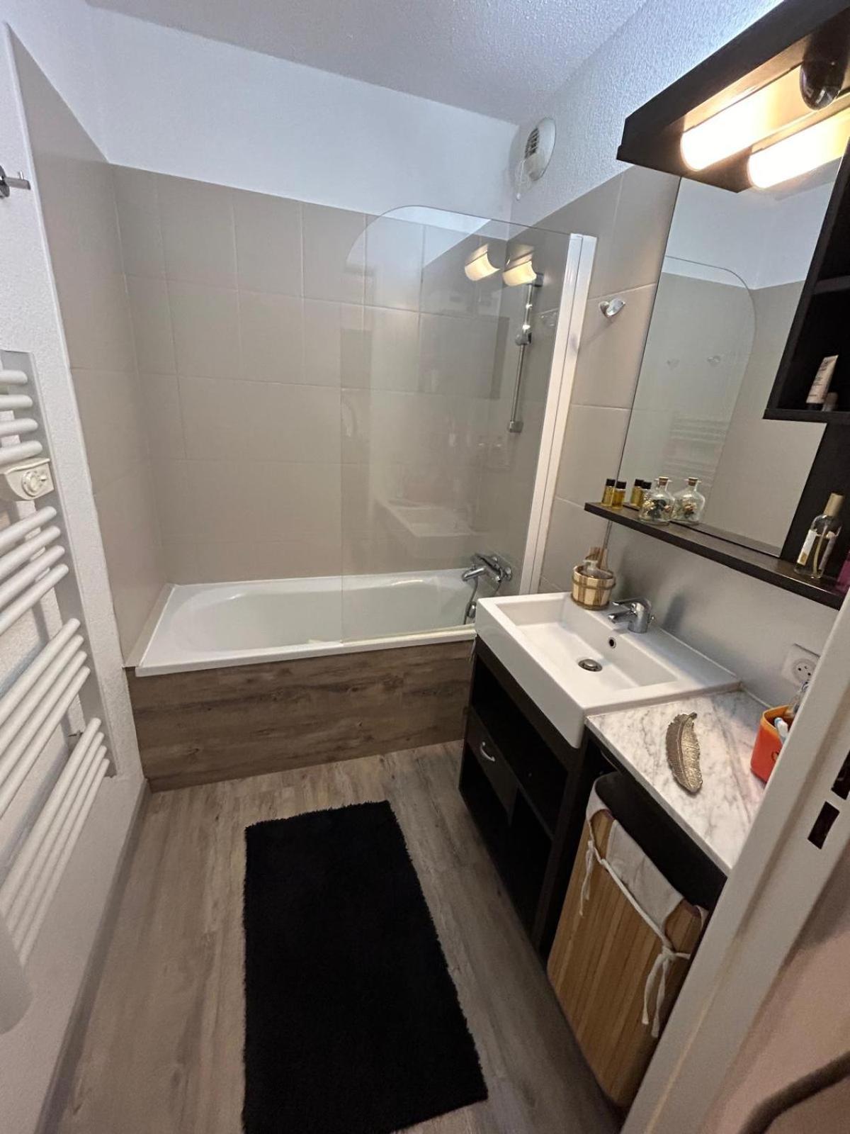 Superbe Appartement Avec Piscine Et Garage Peone Екстер'єр фото